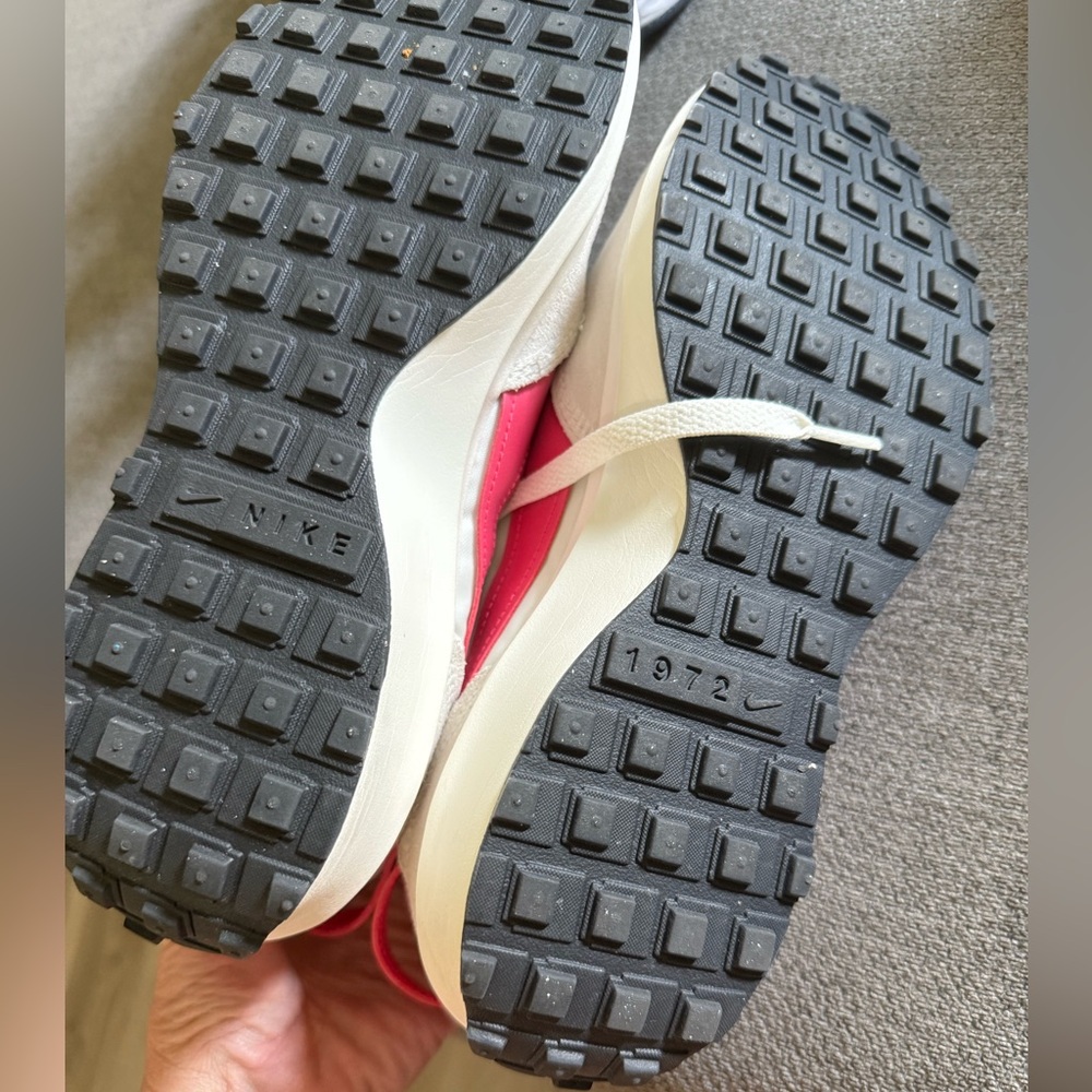Nike Women's Black, Pink, and White Sneakers